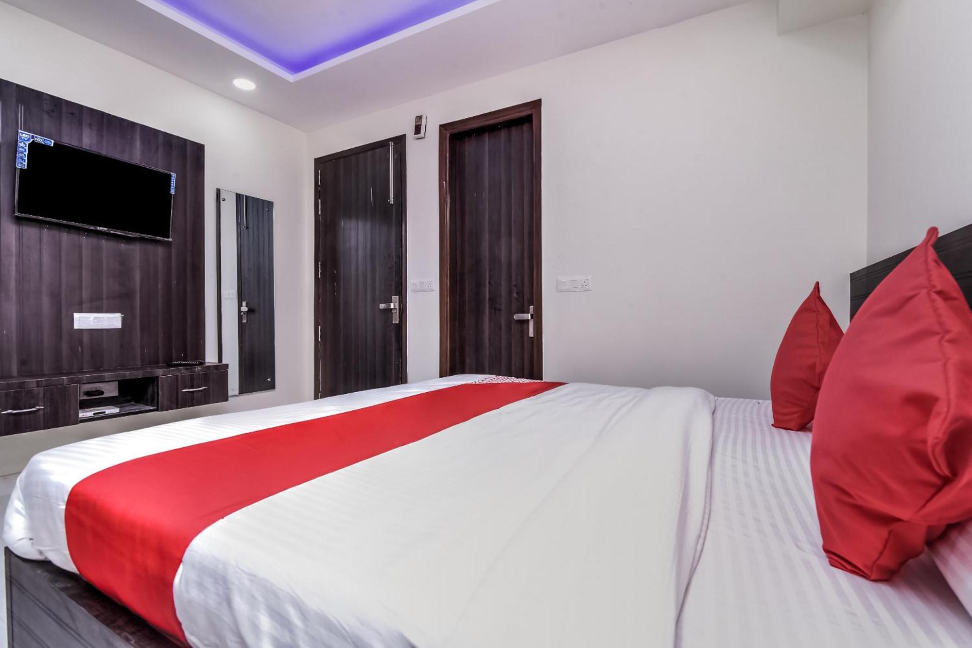Hotel Aerostar Gold - Opposite Max Healthcare Delhi  Eksteriør bilde