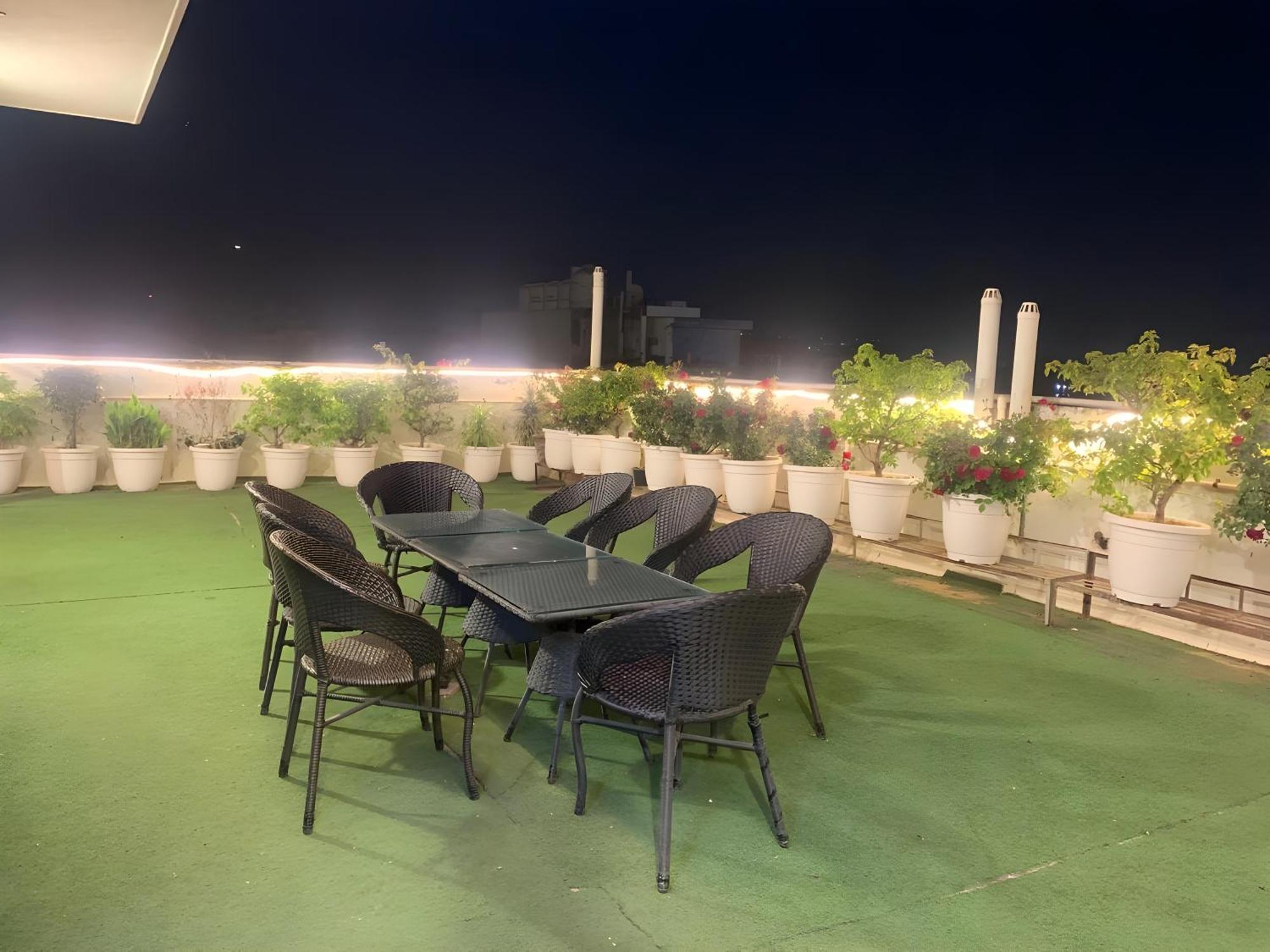 Hotel Aerostar Gold - Opposite Max Healthcare Delhi  Eksteriør bilde