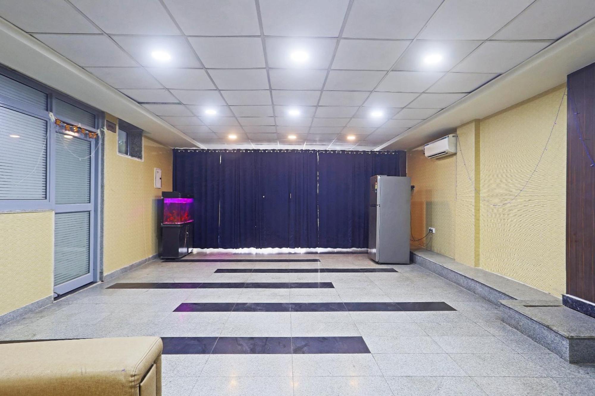 Hotel Aerostar Gold - Opposite Max Healthcare Delhi  Eksteriør bilde