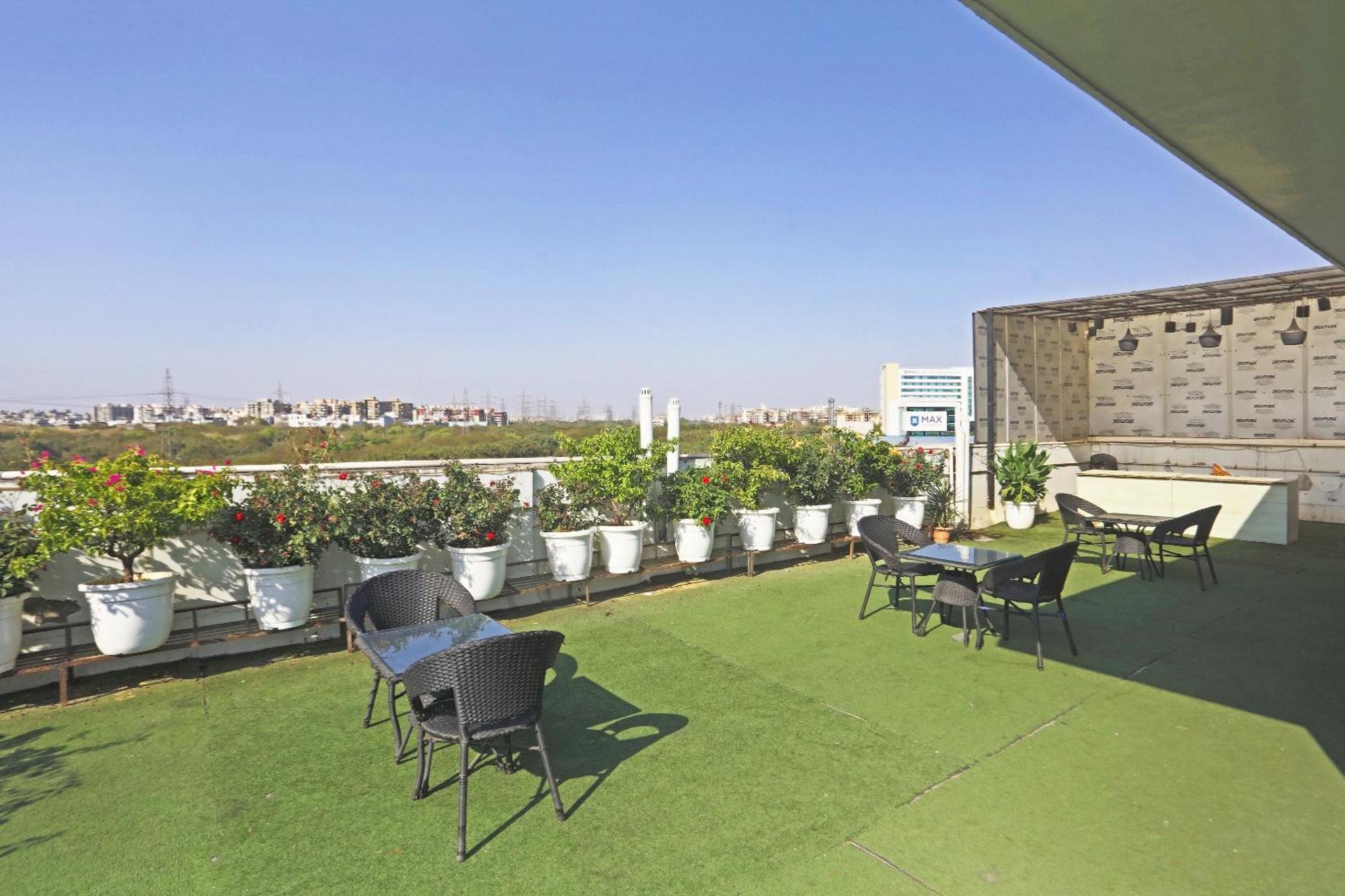 Hotel Aerostar Gold - Opposite Max Healthcare Delhi  Eksteriør bilde