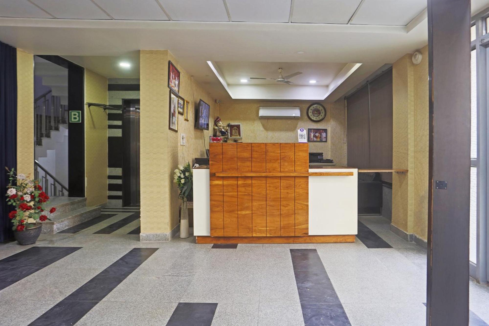 Hotel Aerostar Gold - Opposite Max Healthcare Delhi  Eksteriør bilde