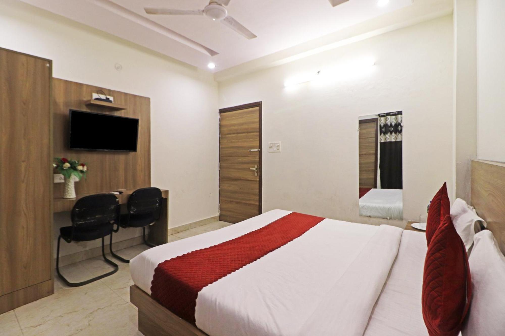 Hotel Aerostar Gold - Opposite Max Healthcare Delhi  Eksteriør bilde