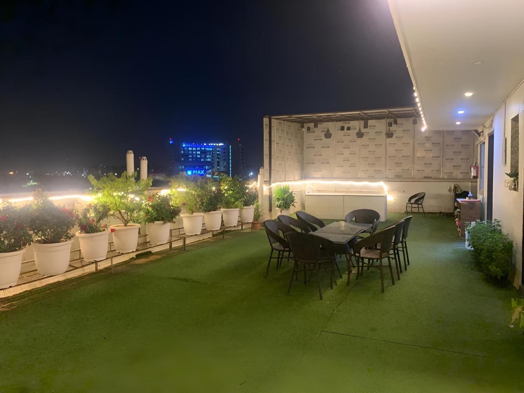 Hotel Aerostar Gold - Opposite Max Healthcare Delhi  Eksteriør bilde