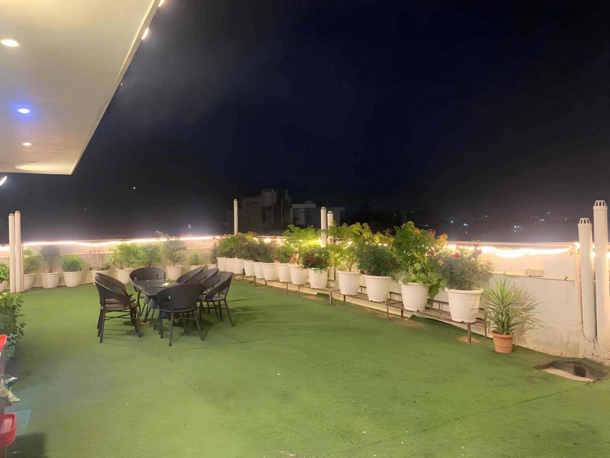 Hotel Aerostar Gold - Opposite Max Healthcare Delhi  Eksteriør bilde