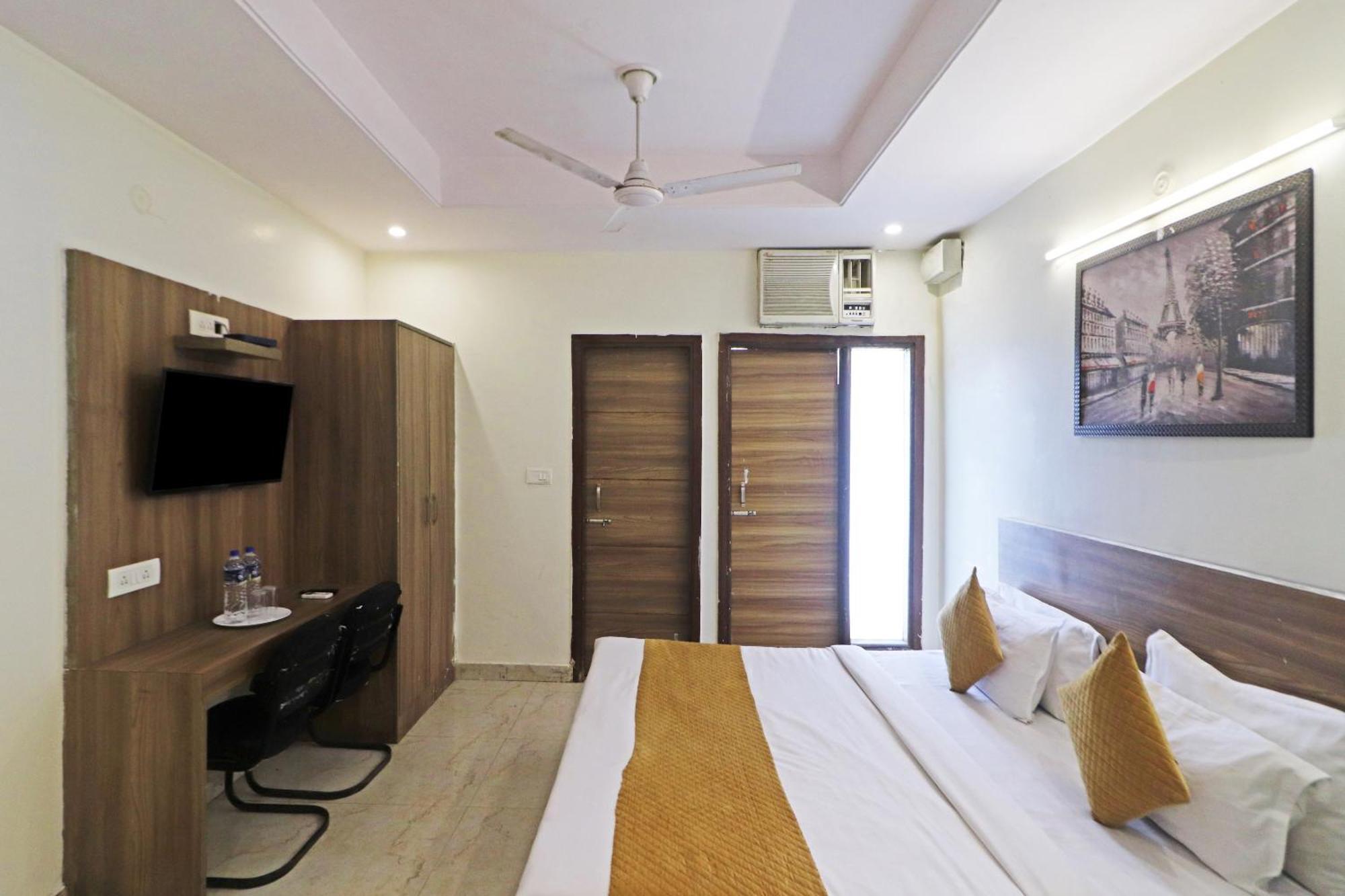 Hotel Aerostar Gold - Opposite Max Healthcare Delhi  Eksteriør bilde