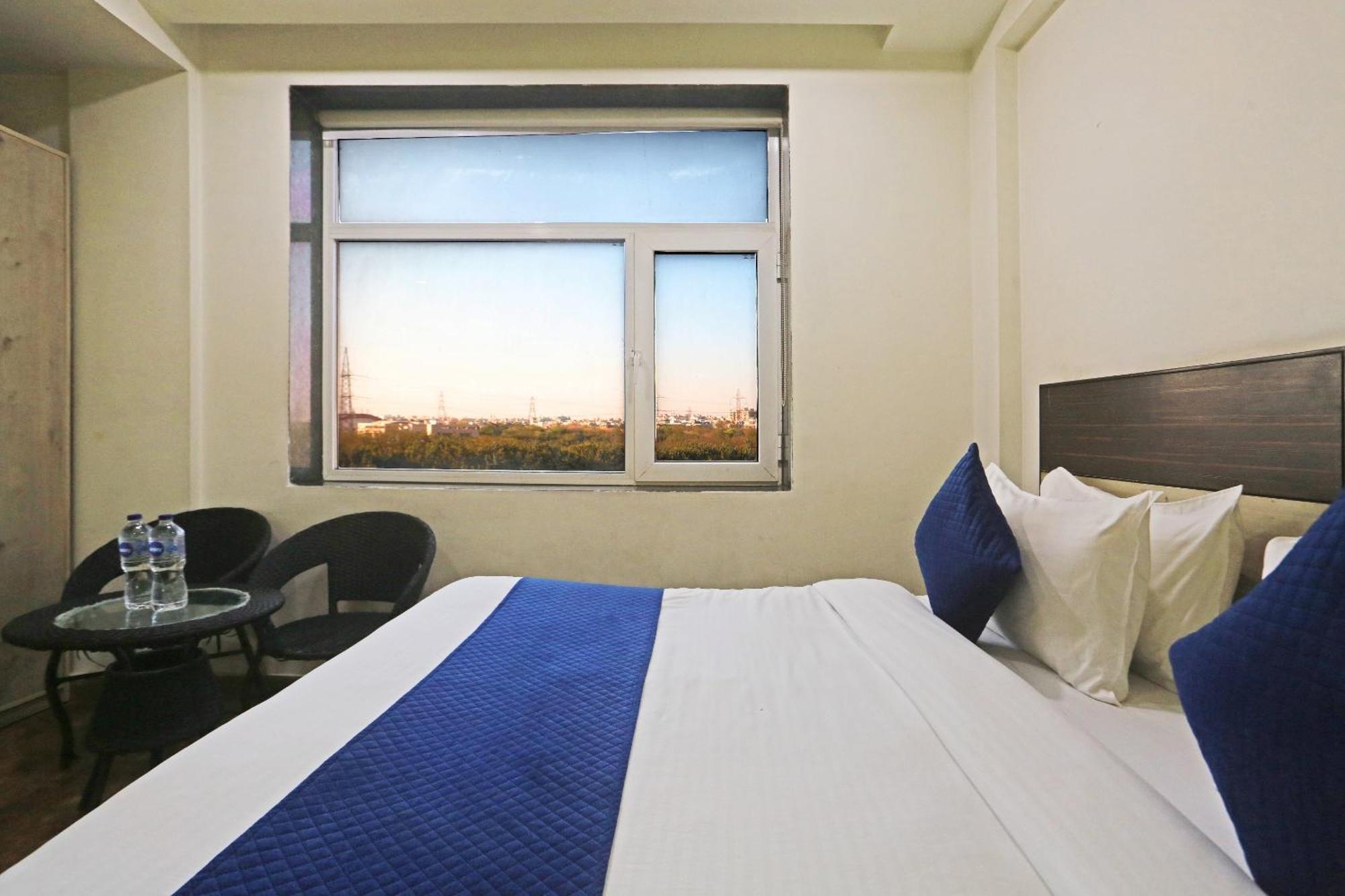 Hotel Aerostar Gold - Opposite Max Healthcare Delhi  Eksteriør bilde