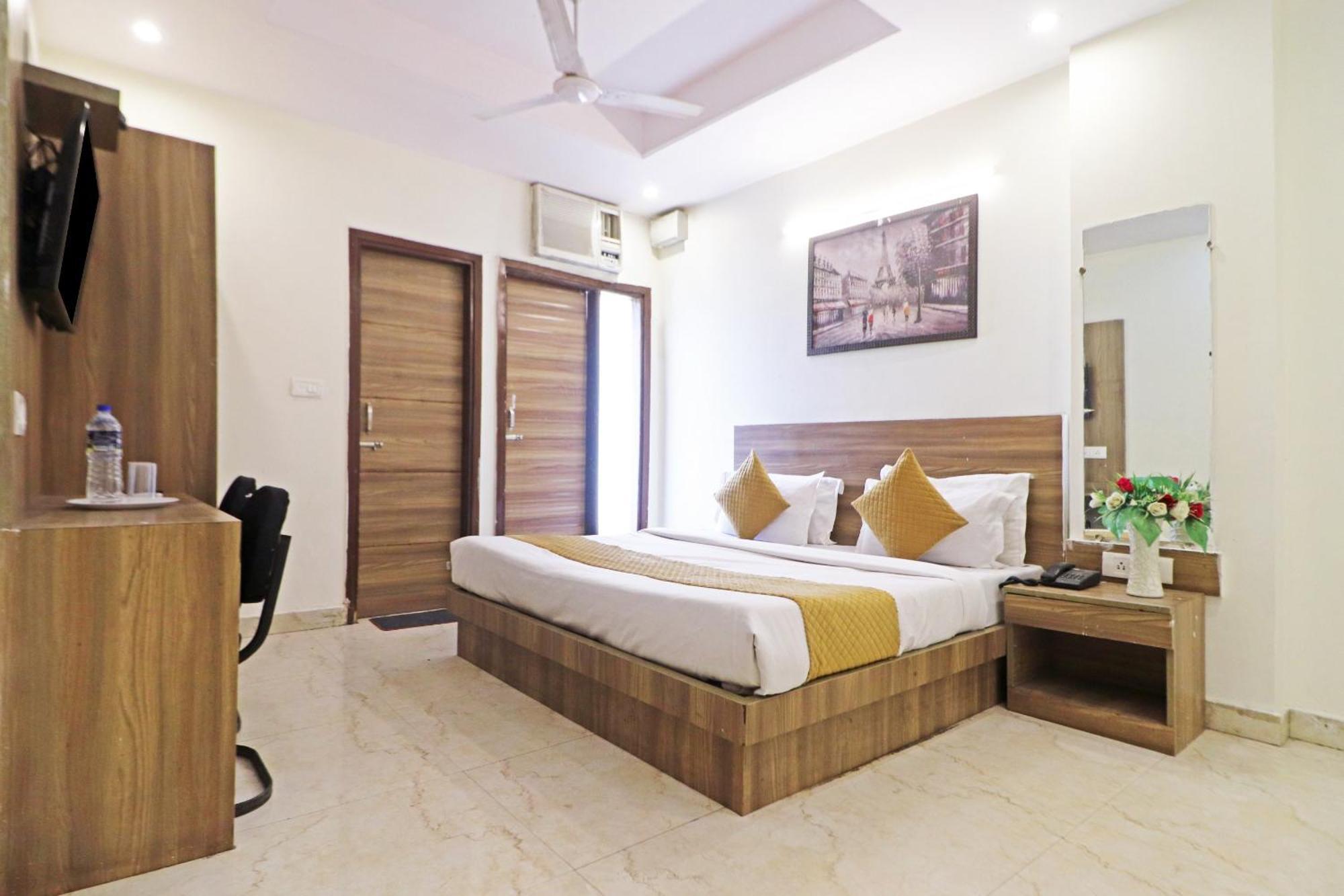 Hotel Aerostar Gold - Opposite Max Healthcare Delhi  Eksteriør bilde