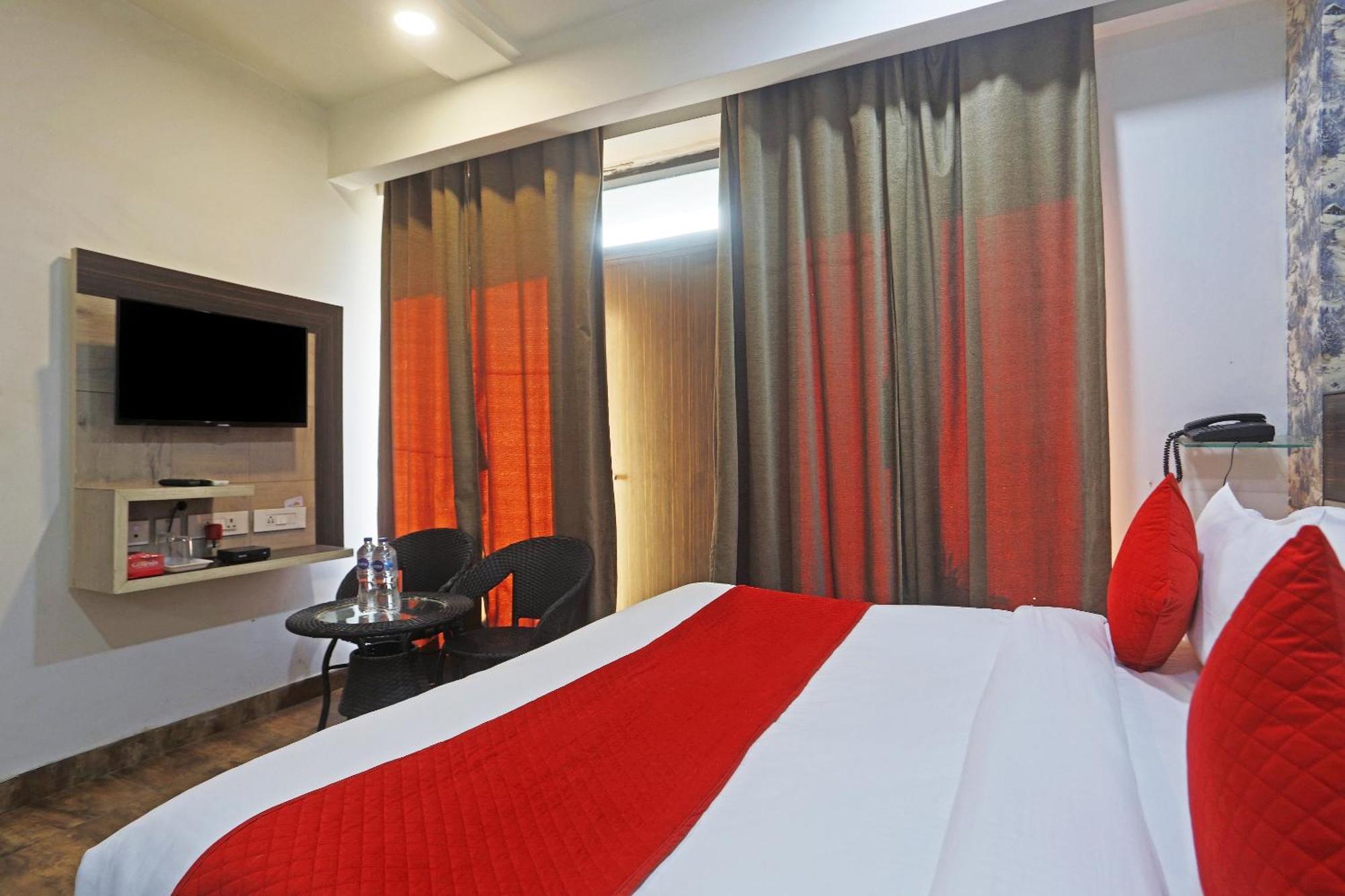 Hotel Aerostar Gold - Opposite Max Healthcare Delhi  Eksteriør bilde