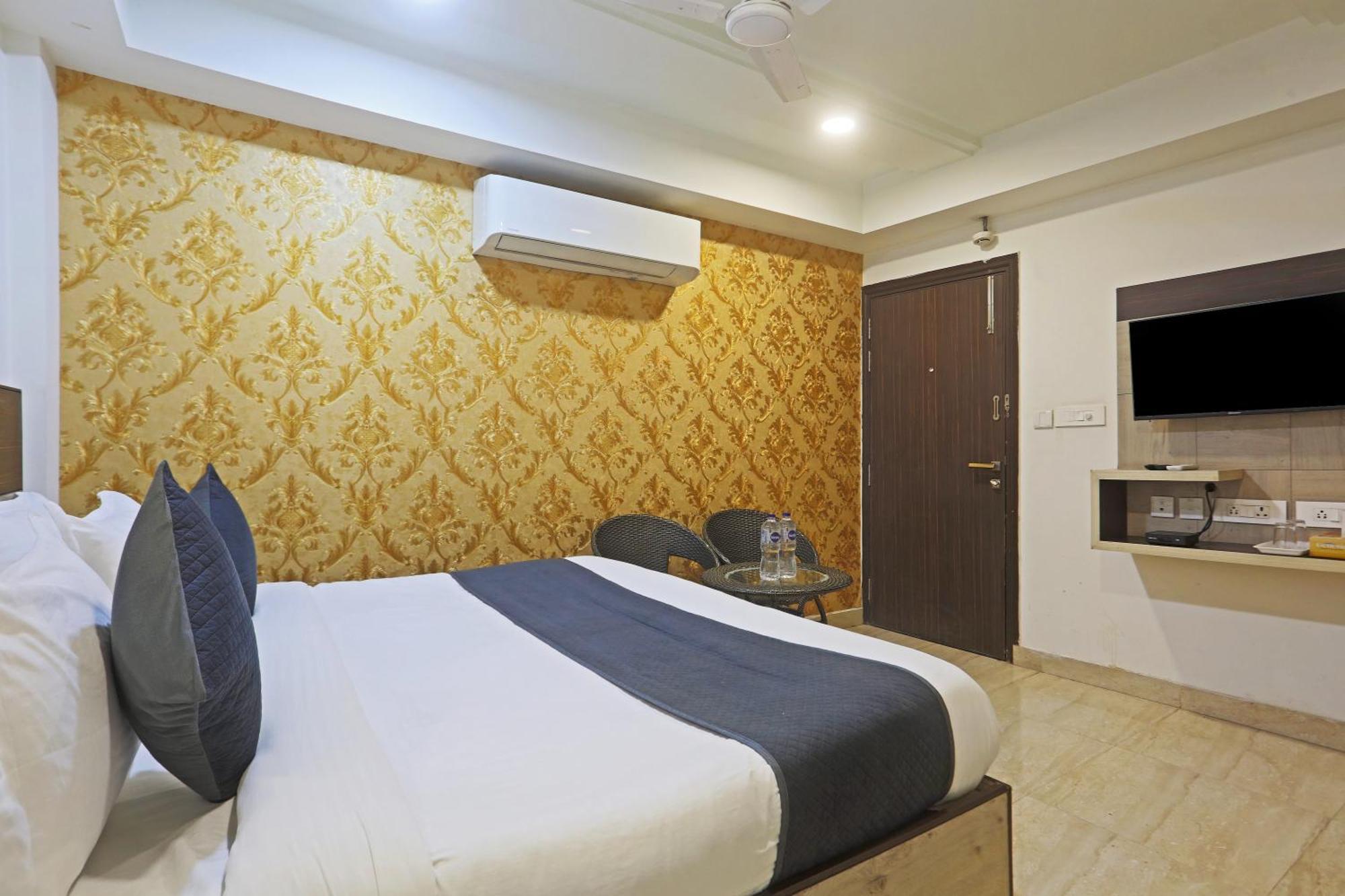 Hotel Aerostar Gold - Opposite Max Healthcare Delhi  Eksteriør bilde