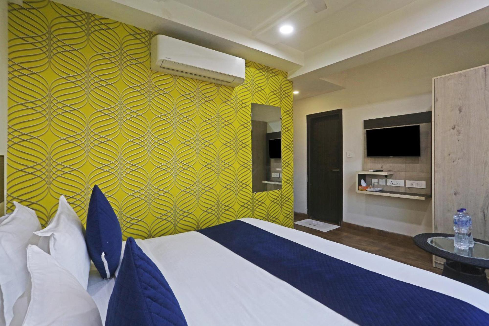 Hotel Aerostar Gold - Opposite Max Healthcare Delhi  Eksteriør bilde