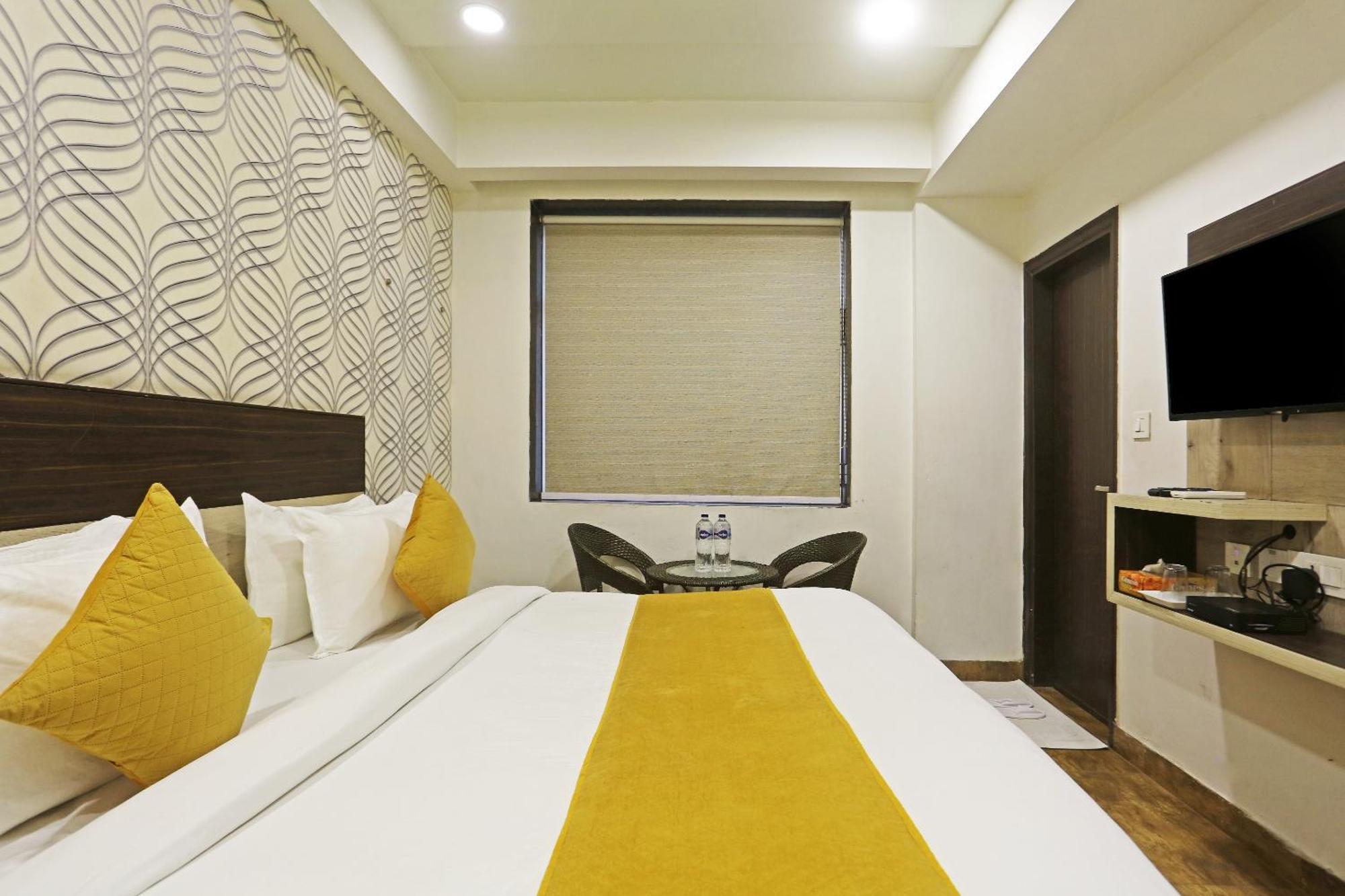 Hotel Aerostar Gold - Opposite Max Healthcare Delhi  Eksteriør bilde