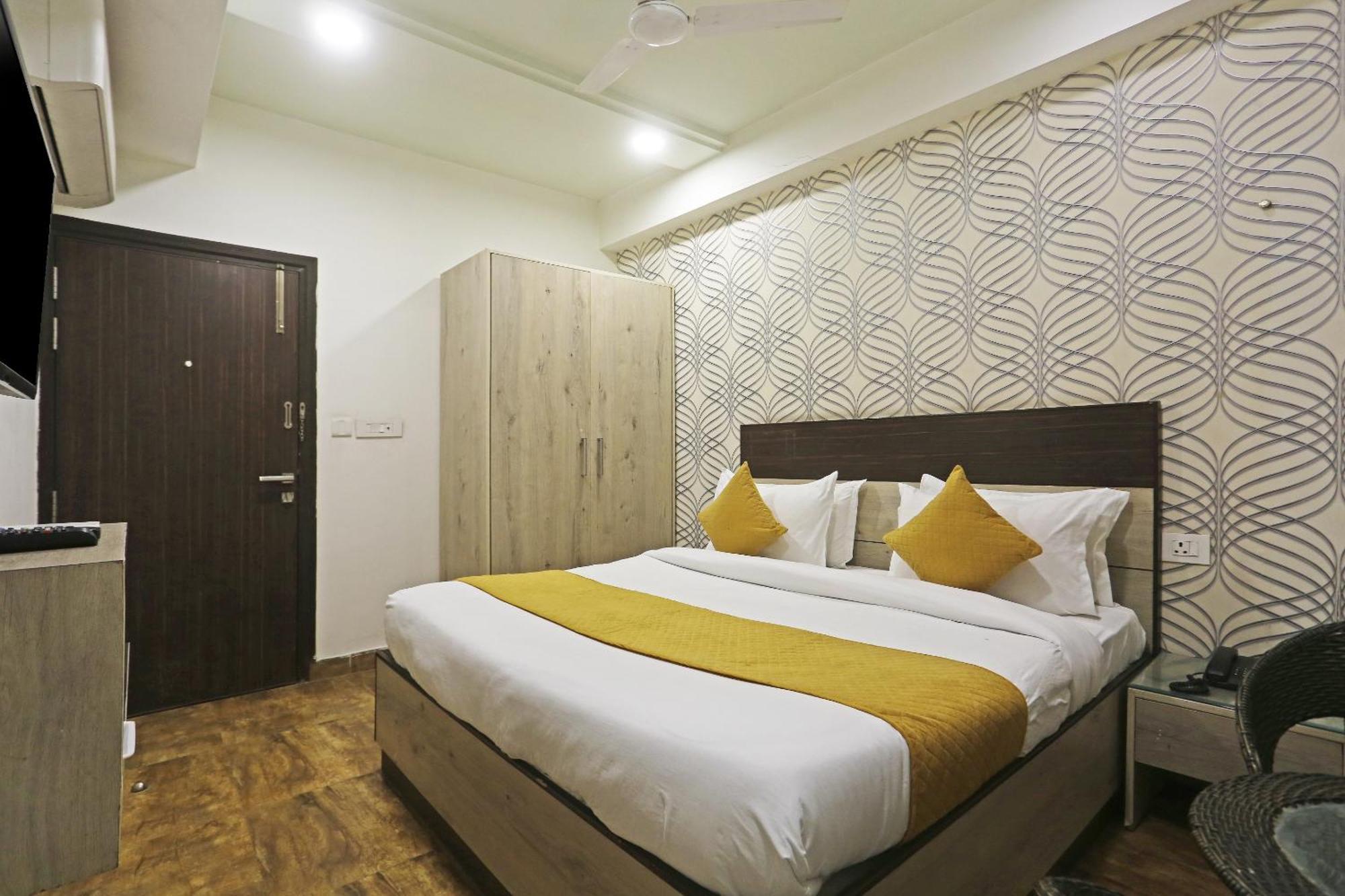 Hotel Aerostar Gold - Opposite Max Healthcare Delhi  Eksteriør bilde