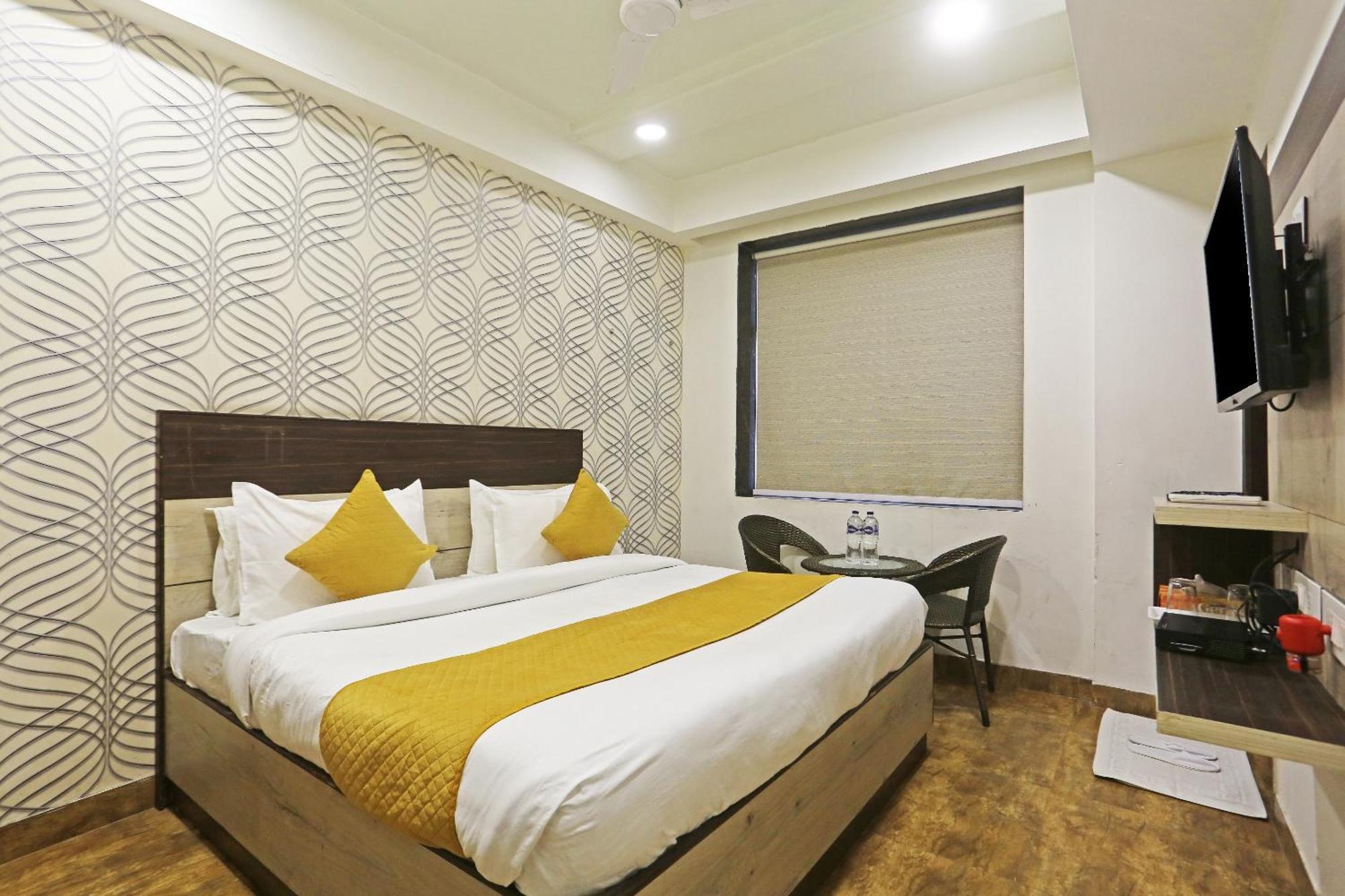 Hotel Aerostar Gold - Opposite Max Healthcare Delhi  Eksteriør bilde